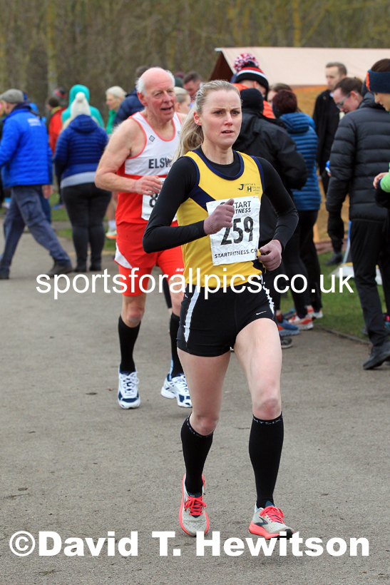 Senior women and veteran women and men over-50s NECAA Road Relay Champs., Hetton Lyons Park, Hetton le Hole, County Durham. Photo: David T. Hewitson/Sports for All Pics